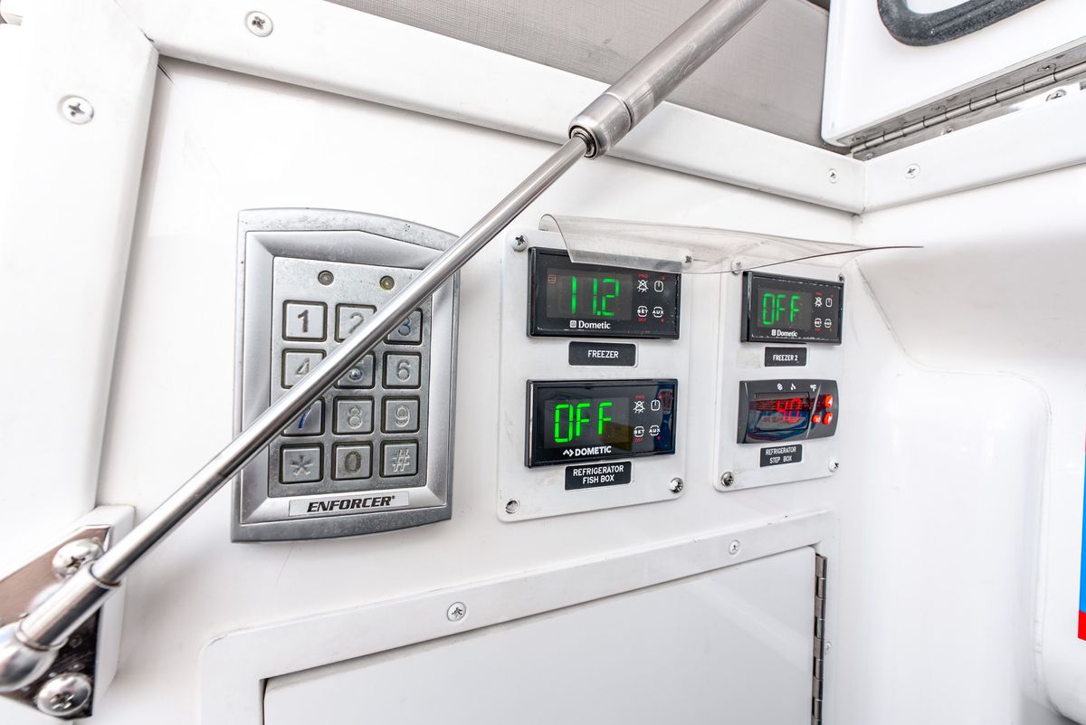 2017 Viking 62 