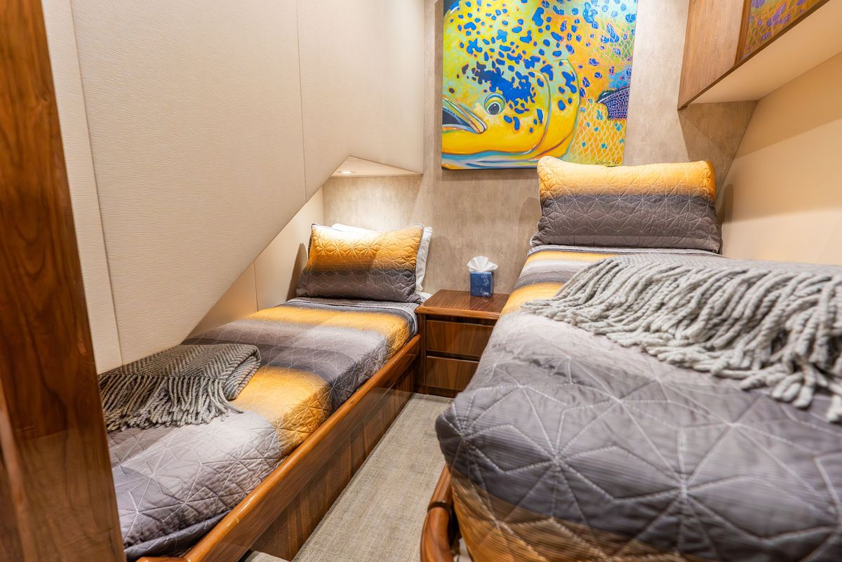 2017 Viking 62 