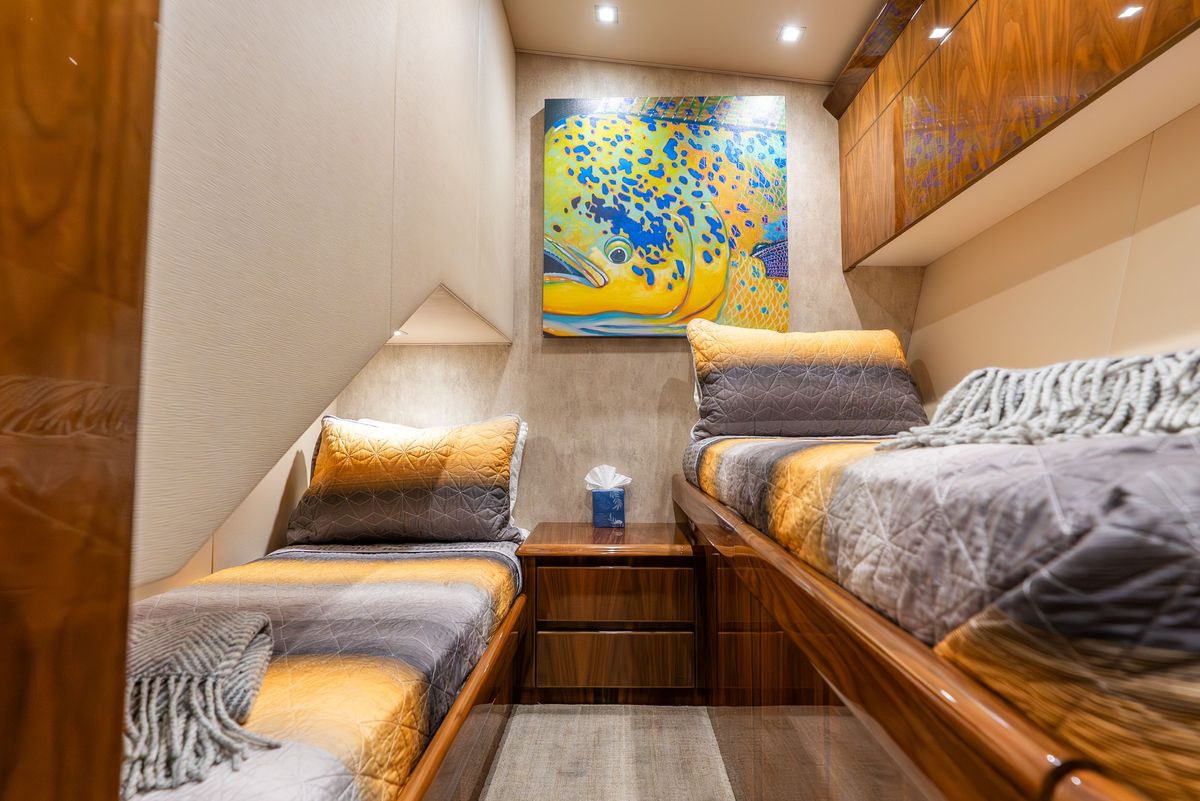 2017 Viking 62 