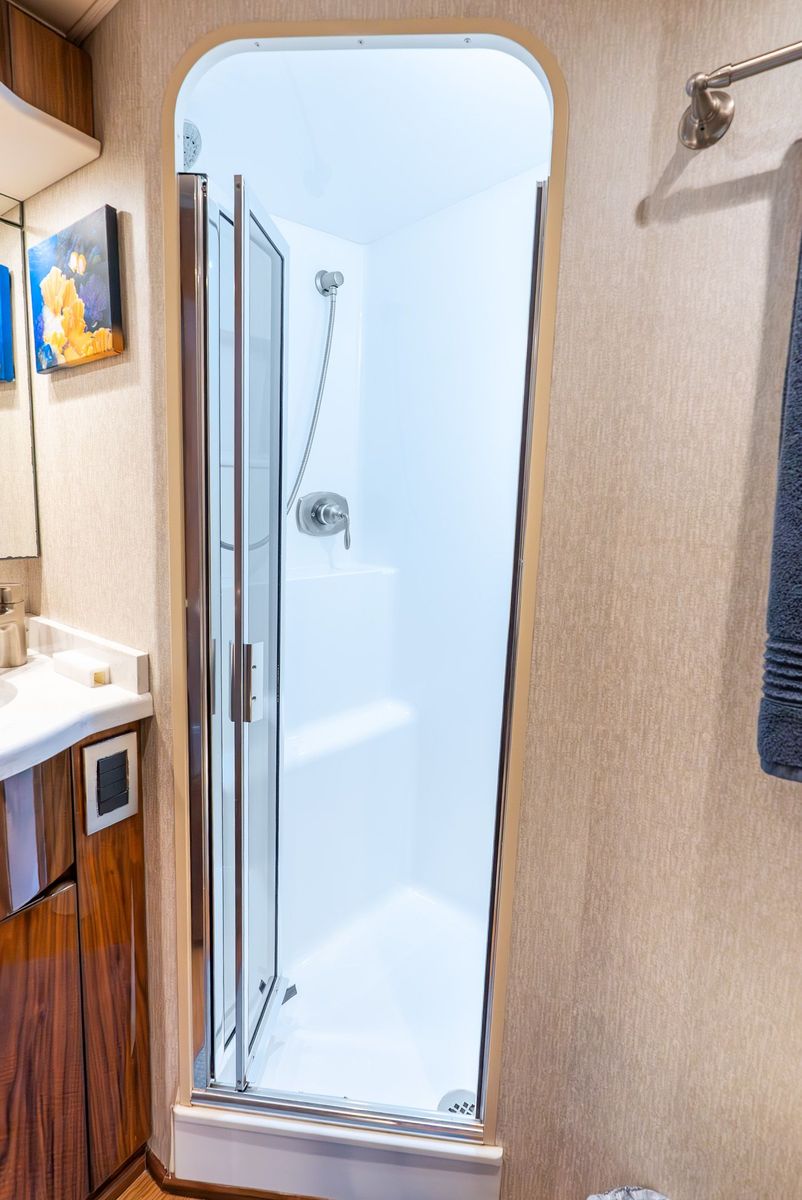 2017 Viking 62 