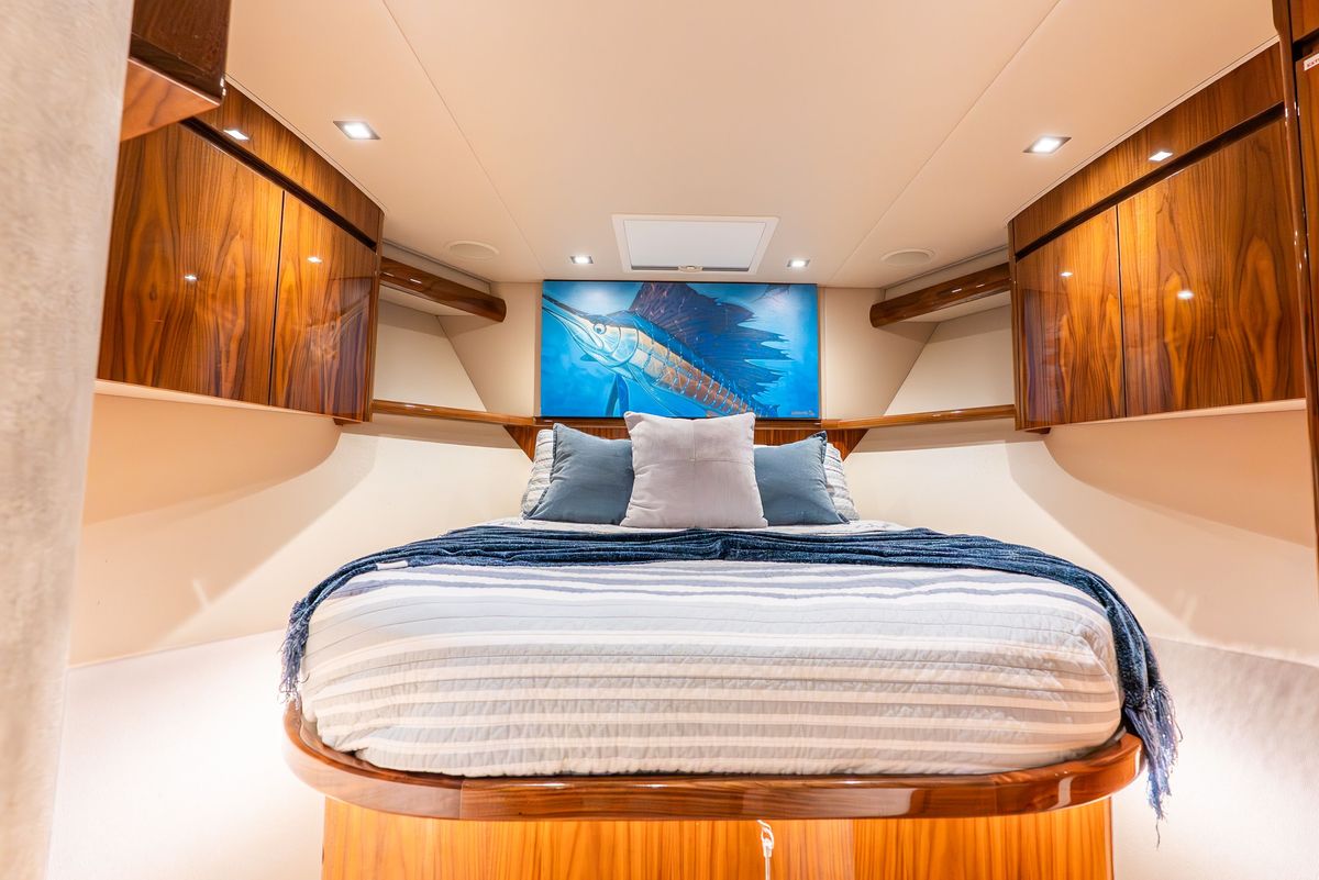 2017 Viking 62 