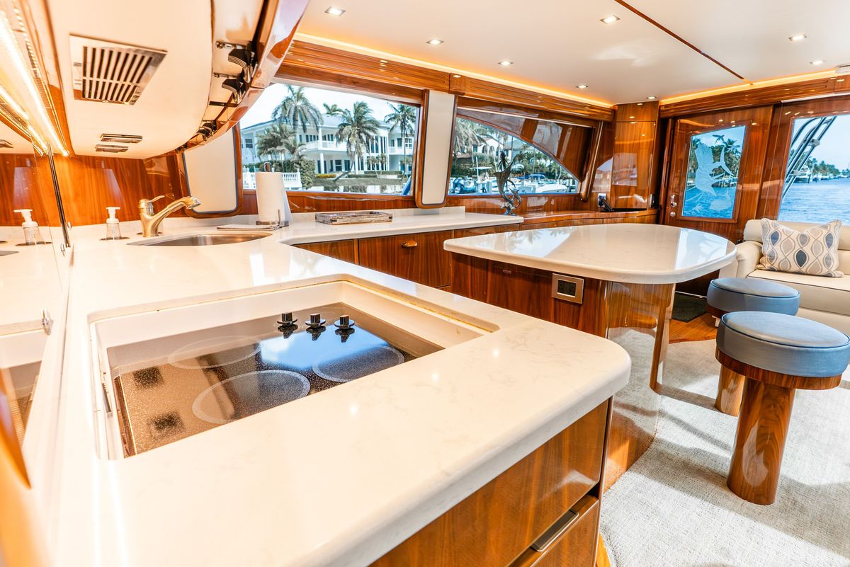 2017 Viking 62 