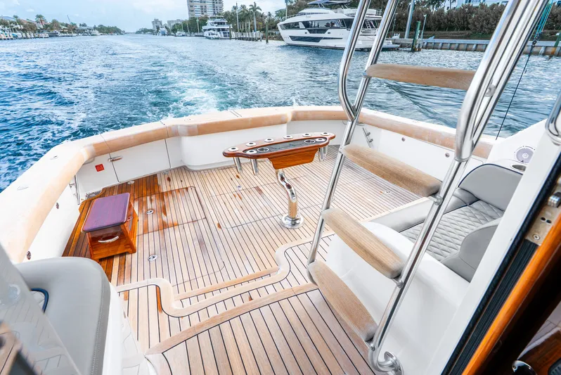 Madaline Jewell Yacht Photos Pics 