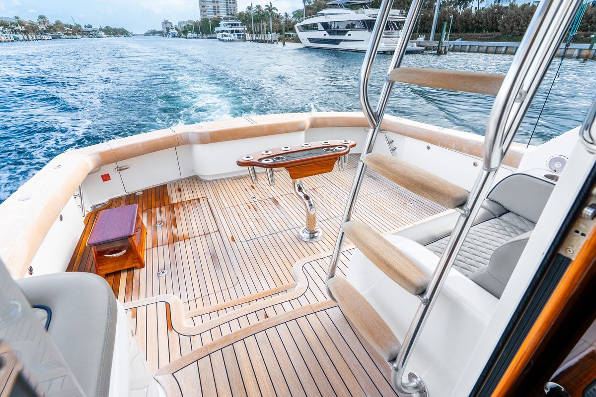 2017 Viking 62 