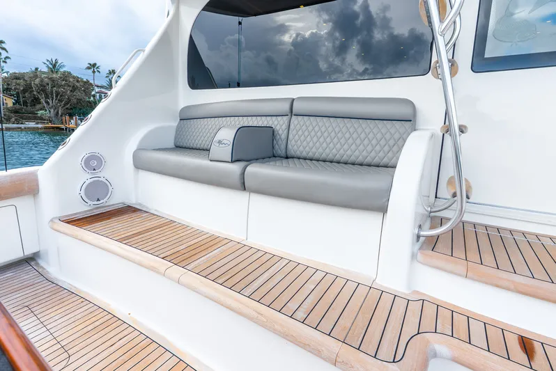 Madaline Jewell Yacht Photos Pics 