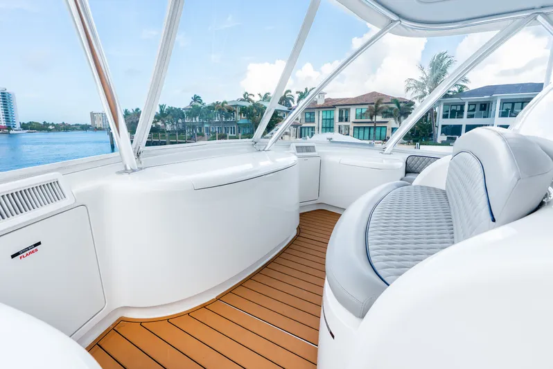 Madaline Jewell Yacht Photos Pics 