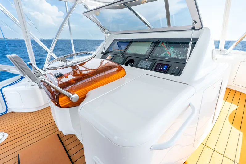 Madaline Jewell Yacht Photos Pics 