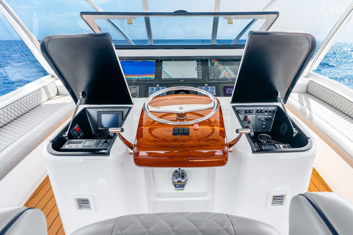 2017 Viking 62 