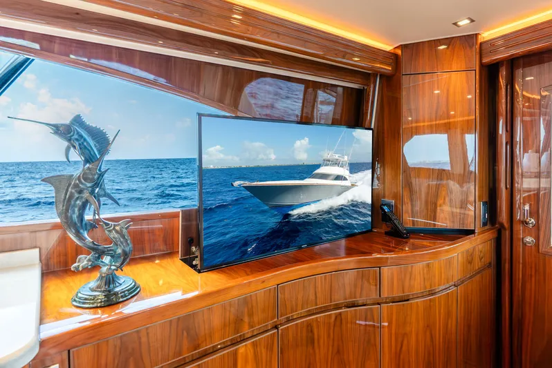 Madaline Jewell Yacht Photos Pics 