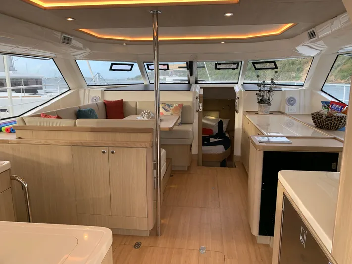 Life Settling Yacht Photos Pics Interior of 2022 Aquila 44 Yacht, modern design.