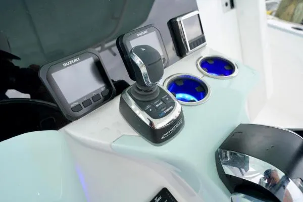 Stamas Aventura 33t Yacht Photos Pics 