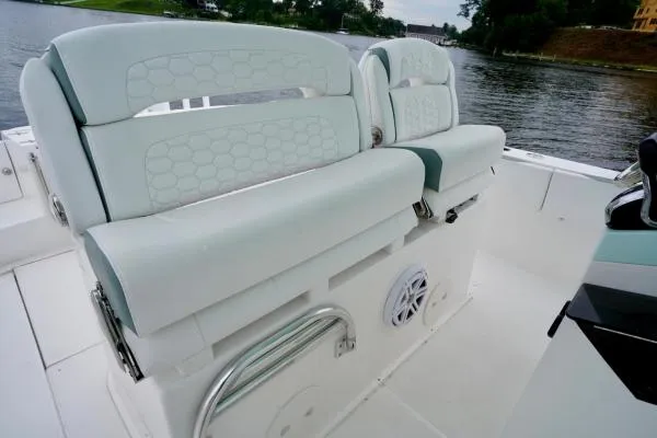 Stamas Aventura 33t Yacht Photos Pics 