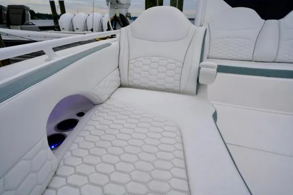 Stamas Aventura 33t Yacht Photos Pics 