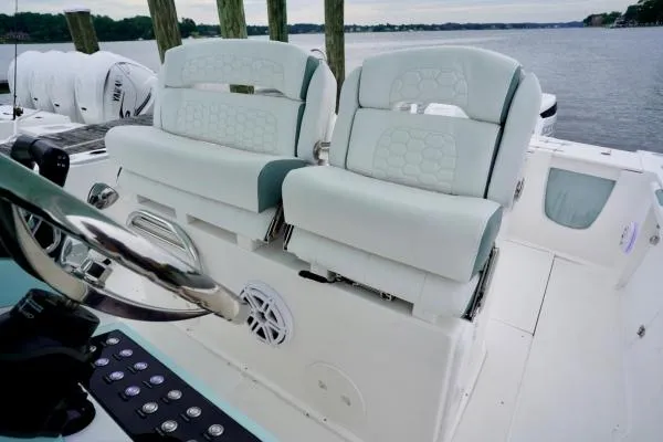 Stamas Aventura 33t Yacht Photos Pics 