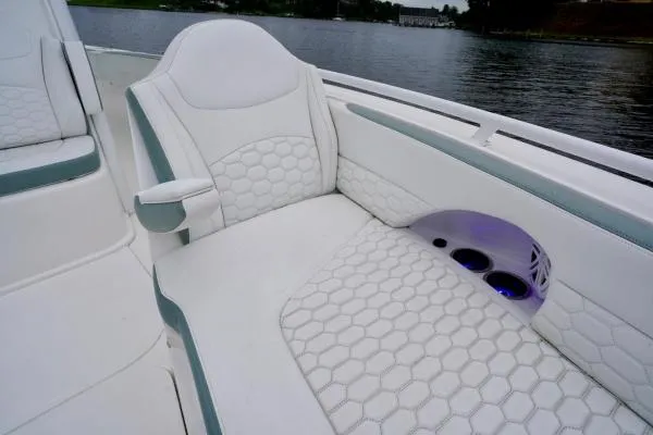 Stamas Aventura 33t Yacht Photos Pics 