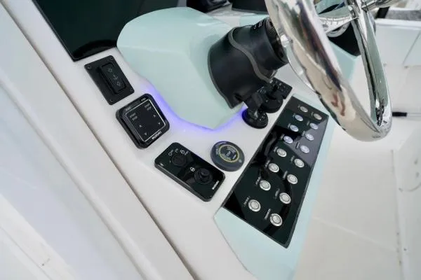 Stamas Aventura 33t Yacht Photos Pics 