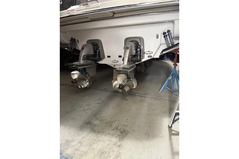  Yacht Photos Pics 2018 Formula 400 Super Sport boat with dual propellers in a garage setting.