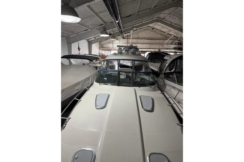  Yacht Photos Pics 2018 Formula 400 Super Sport yacht in storage, viewed from above in a warehouse.
