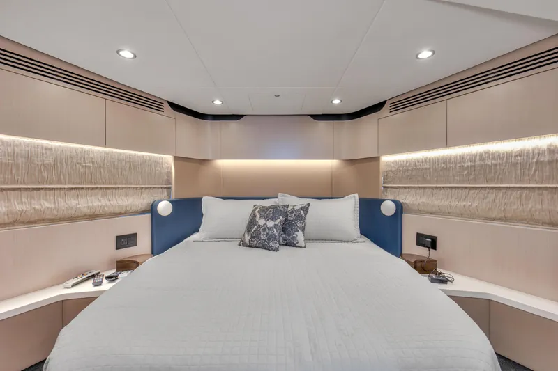 Oh My My Yacht Photos Pics 2020 Azimut 60 Flybridge- OH MY MY- VIP Stateroom