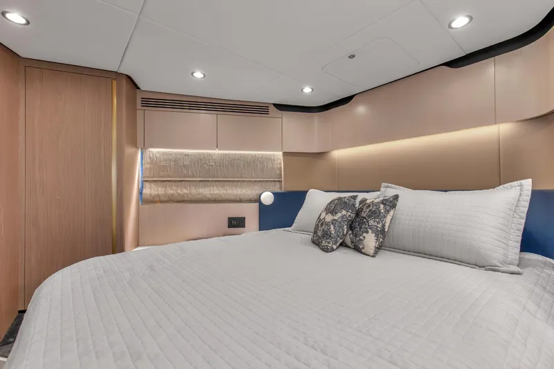 Oh My My Yacht Photos Pics 2020 Azimut 60 Flybridge- OH MY MY- VIP Stateroom