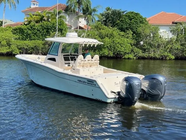 Four Palms Yacht Photos Pics 