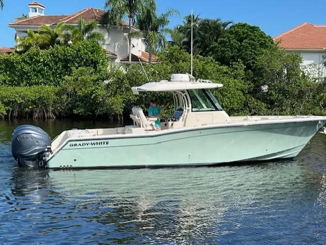 Four Palms Yacht Photos Pics 