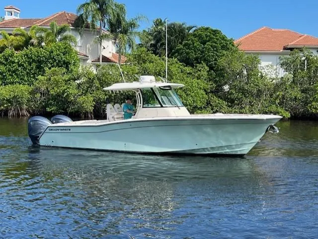 Four Palms Yacht Photos Pics 