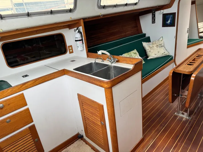 Sneakers Yacht Photos Pics 