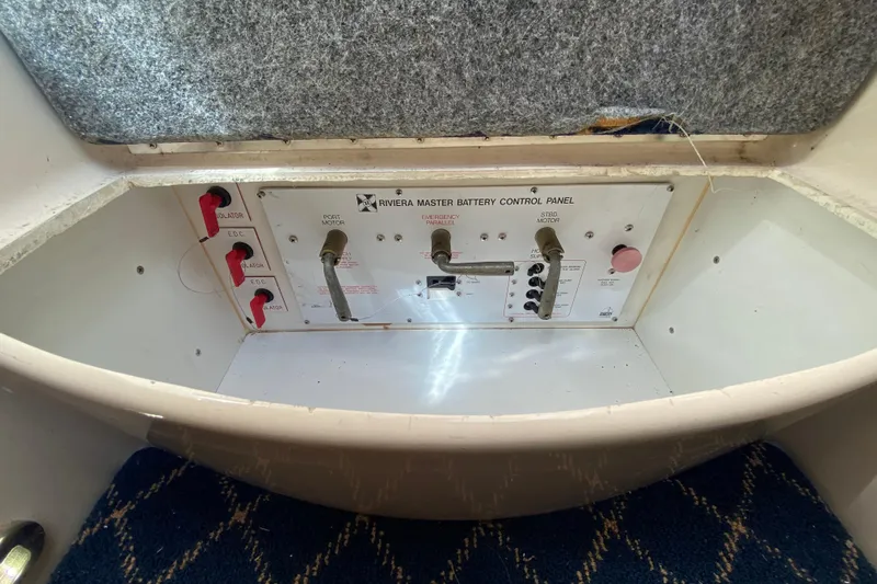 Island Time Yacht Photos Pics Riviera 4000 2000 master battery control panel with switches and levers.