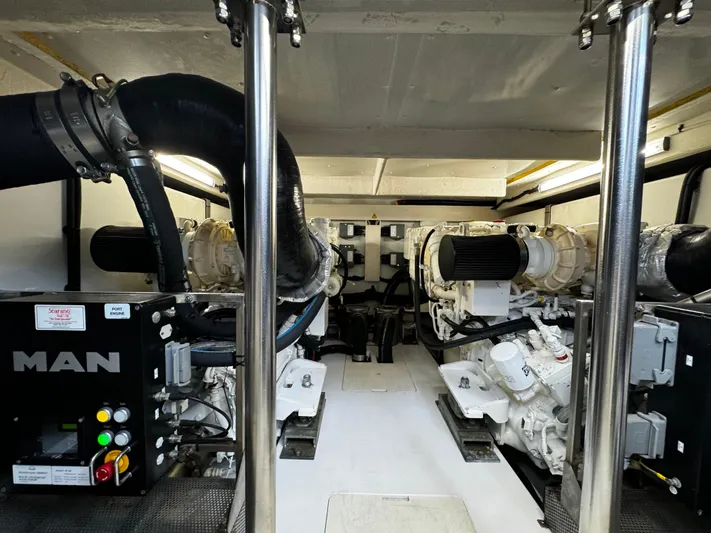 Pangea 3 Yacht Photos Pics 