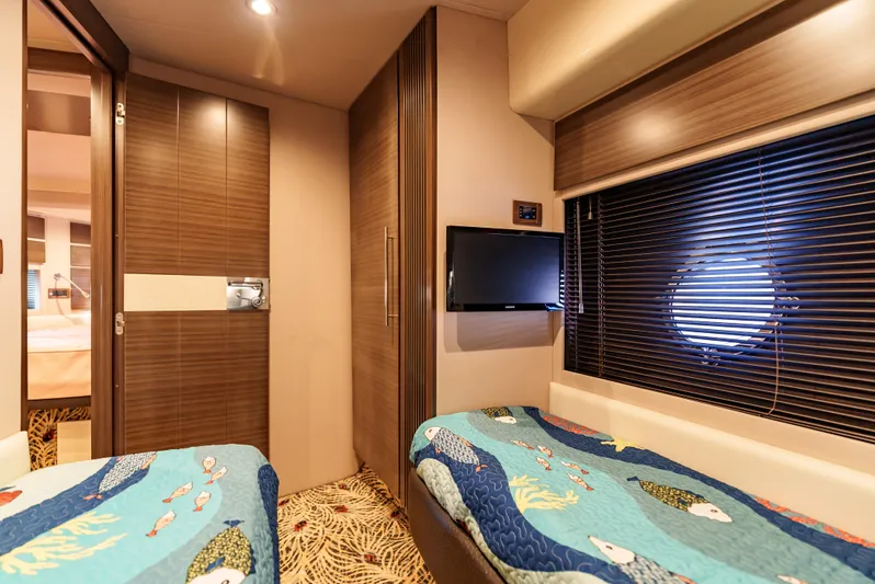 Pangea 3 Yacht Photos Pics 