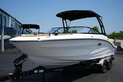 Sea Ray SPX 210