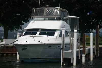Cruisers 3750 Motoryacht