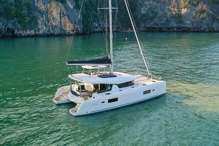 2025 Lagoon 42 