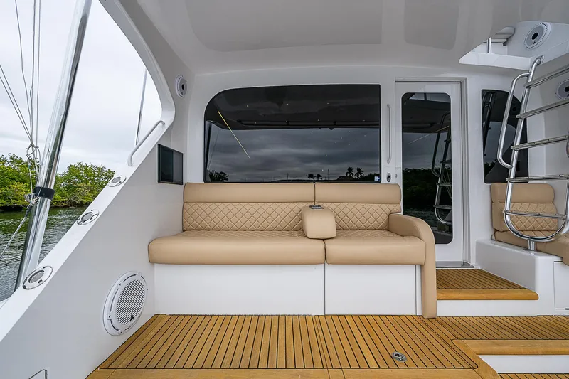 Miss Minks Yacht Photos Pics 