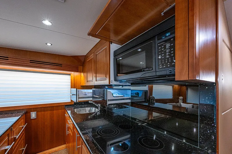 Miss Minks Yacht Photos Pics 