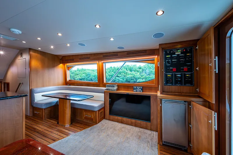 Miss Minks Yacht Photos Pics 