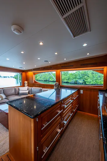 Miss Minks Yacht Photos Pics 