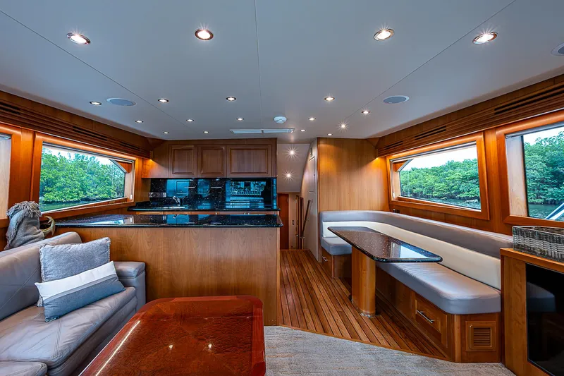 Miss Minks Yacht Photos Pics 