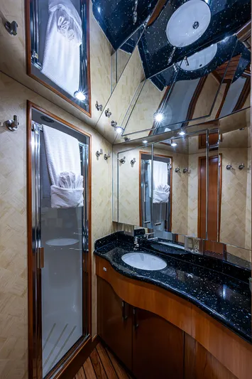 Miss Minks Yacht Photos Pics 