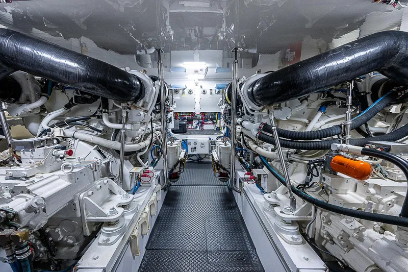 Miss Minks Yacht Photos Pics 