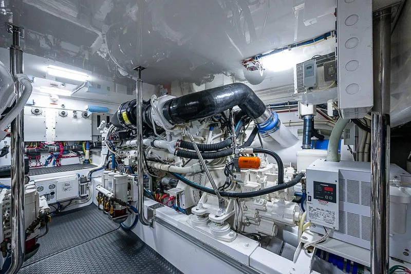 Miss Minks Yacht Photos Pics 