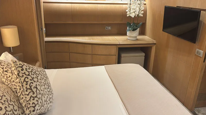 Dubai Yacht Photos Pics 