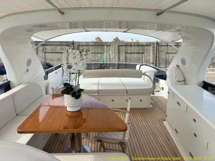 Dubai Yacht Photos Pics 