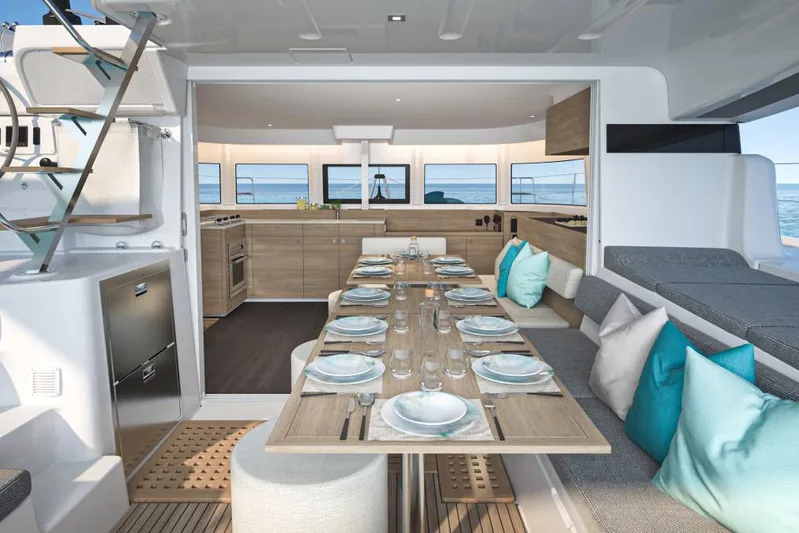  Yacht Photos Pics Manufacturer Provided Image