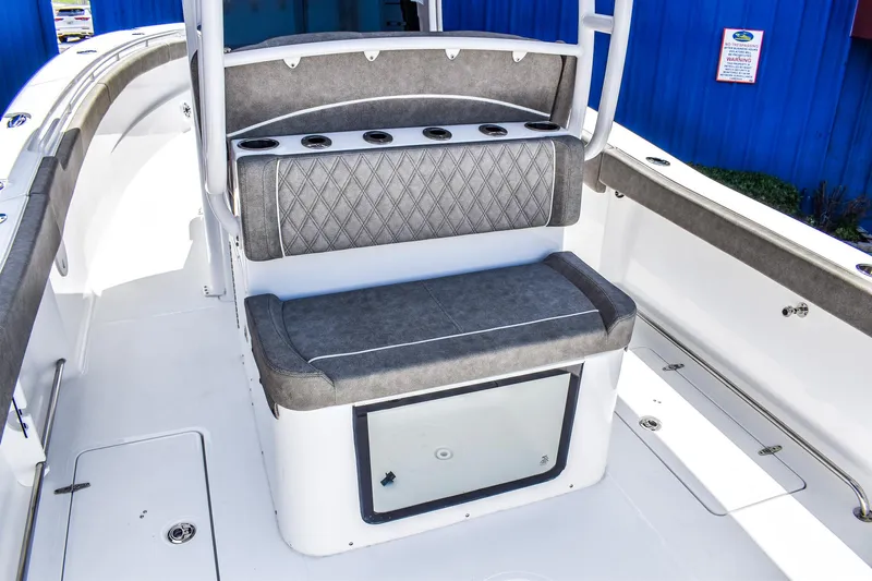  Yacht Photos Pics 2025 Sea Hunt Gamefish 30 boat interior with coffin box seating.