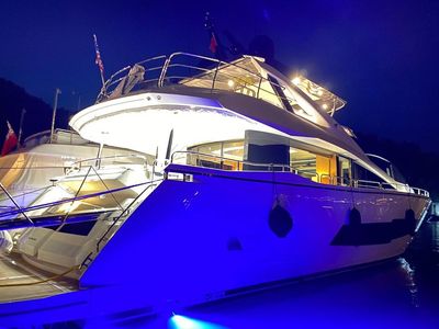 Yacht