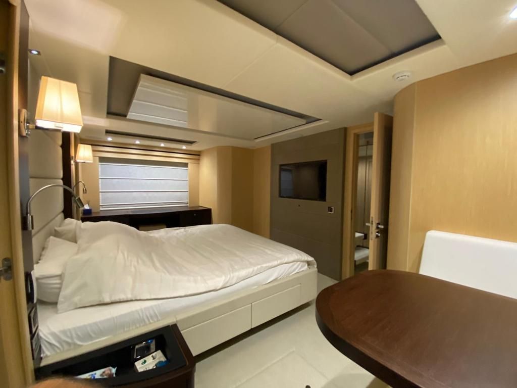 2016 Sunseeker 86 