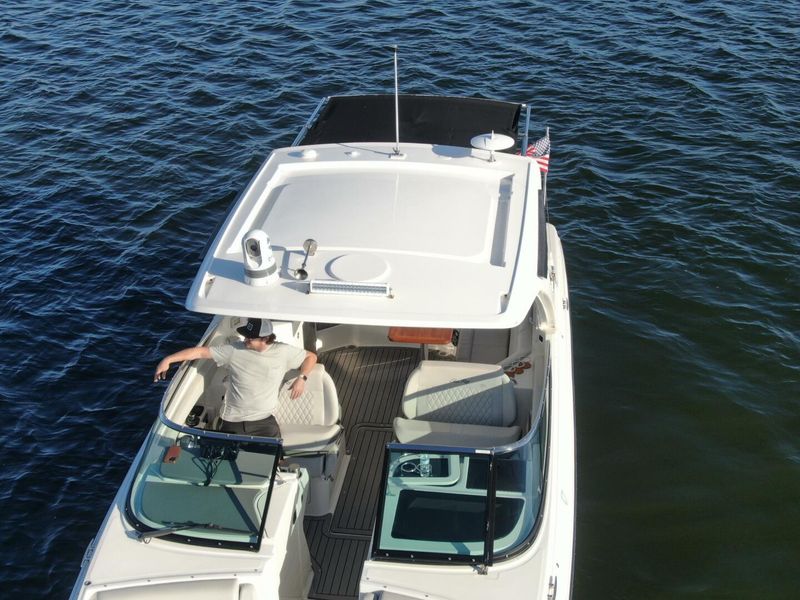 2021 Sea Ray 350 SLX OB