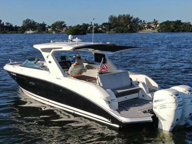 2021 Sea Ray 350 SLX OB